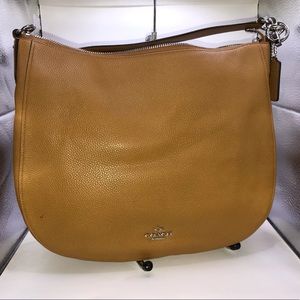 COACH Chelsea 32 Hobo